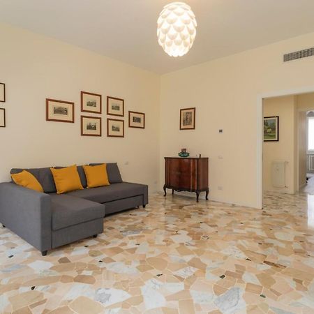 Joivy Modern 2Bed Flat With Balcony, 250M From M5 Foppa And M2 Sant'Agostino Apartment Милано Екстериор снимка