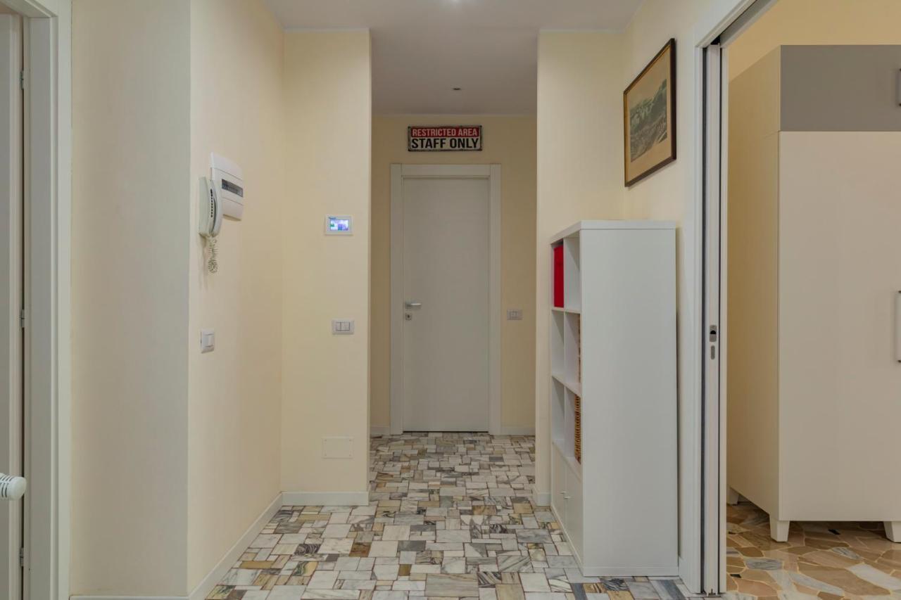 Joivy Modern 2Bed Flat With Balcony, 250M From M5 Foppa And M2 Sant'Agostino Apartment Милано Екстериор снимка