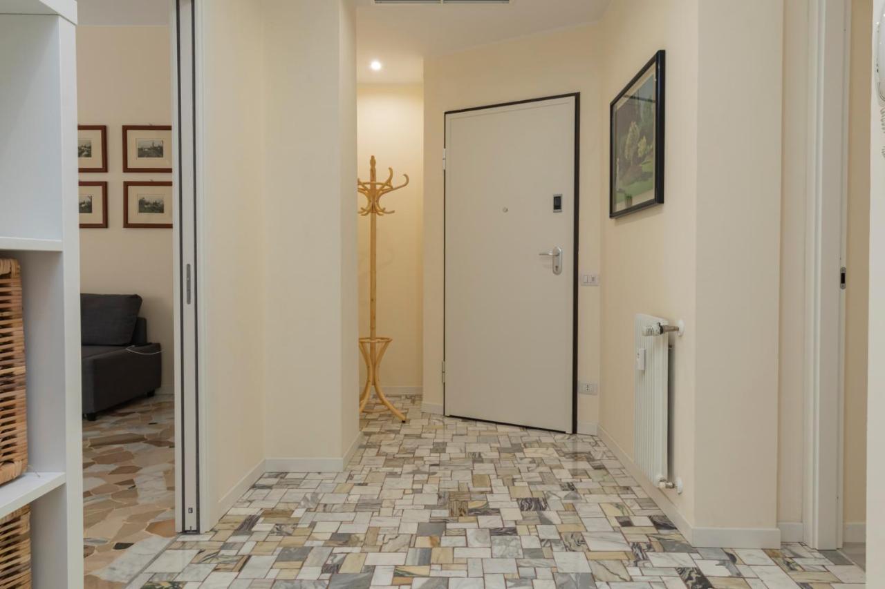 Joivy Modern 2Bed Flat With Balcony, 250M From M5 Foppa And M2 Sant'Agostino Apartment Милано Екстериор снимка