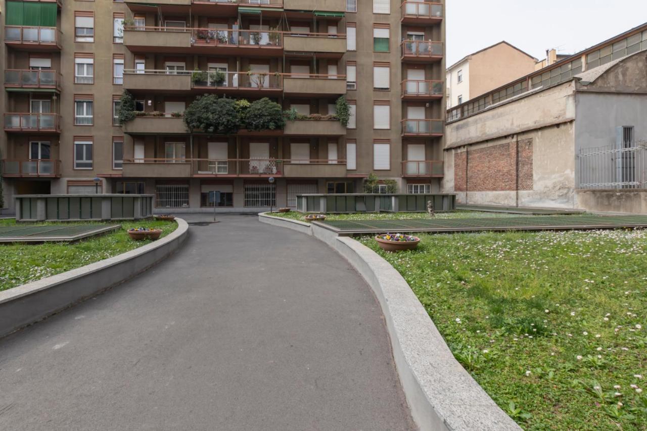 Joivy Modern 2Bed Flat With Balcony, 250M From M5 Foppa And M2 Sant'Agostino Apartment Милано Екстериор снимка