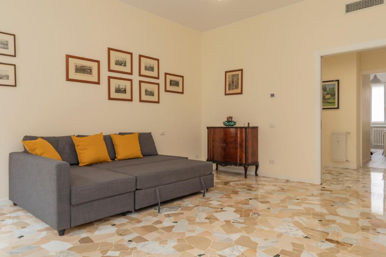 Joivy Modern 2Bed Flat With Balcony, 250M From M5 Foppa And M2 Sant'Agostino Apartment Милано Екстериор снимка