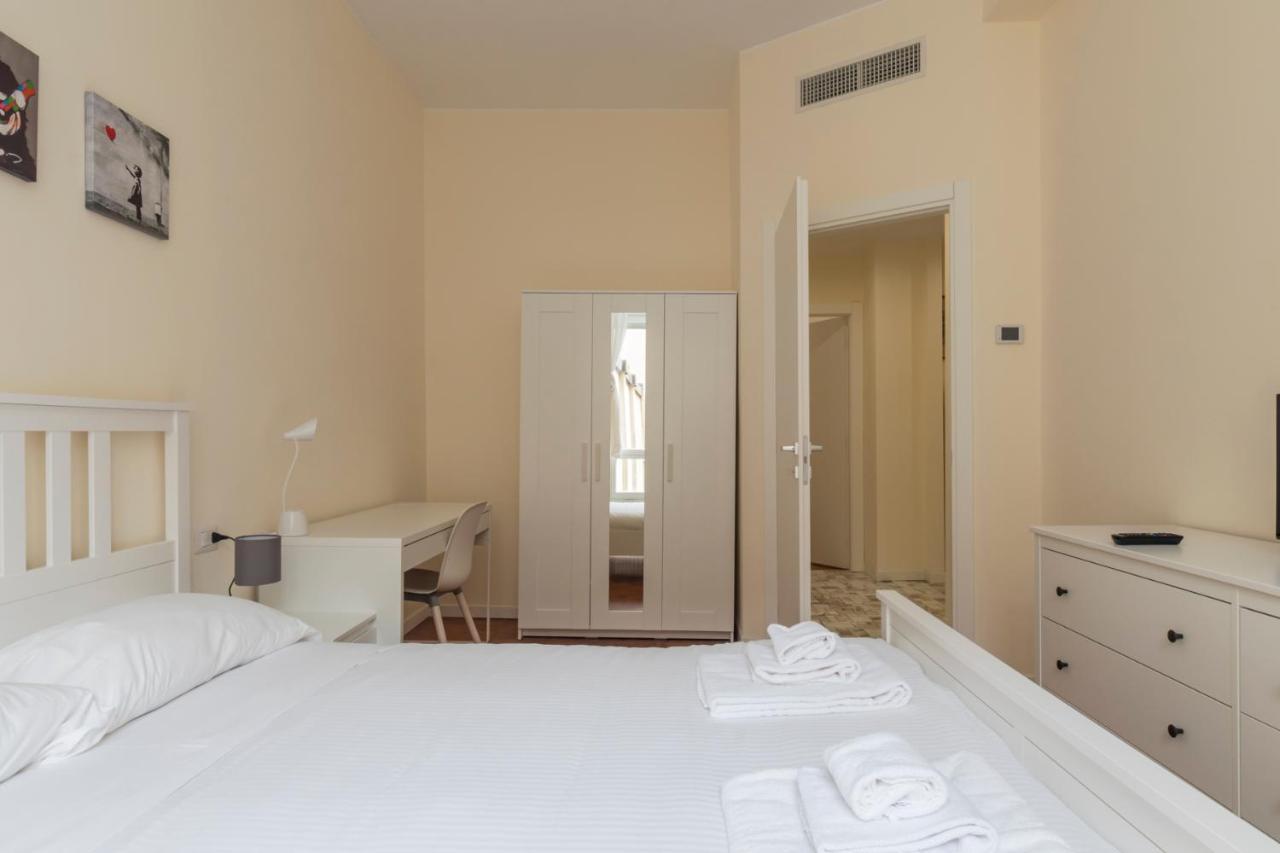 Joivy Modern 2Bed Flat With Balcony, 250M From M5 Foppa And M2 Sant'Agostino Apartment Милано Екстериор снимка