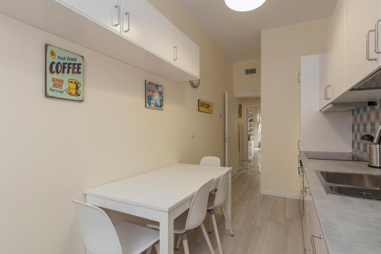 Joivy Modern 2Bed Flat With Balcony, 250M From M5 Foppa And M2 Sant'Agostino Apartment Милано Екстериор снимка