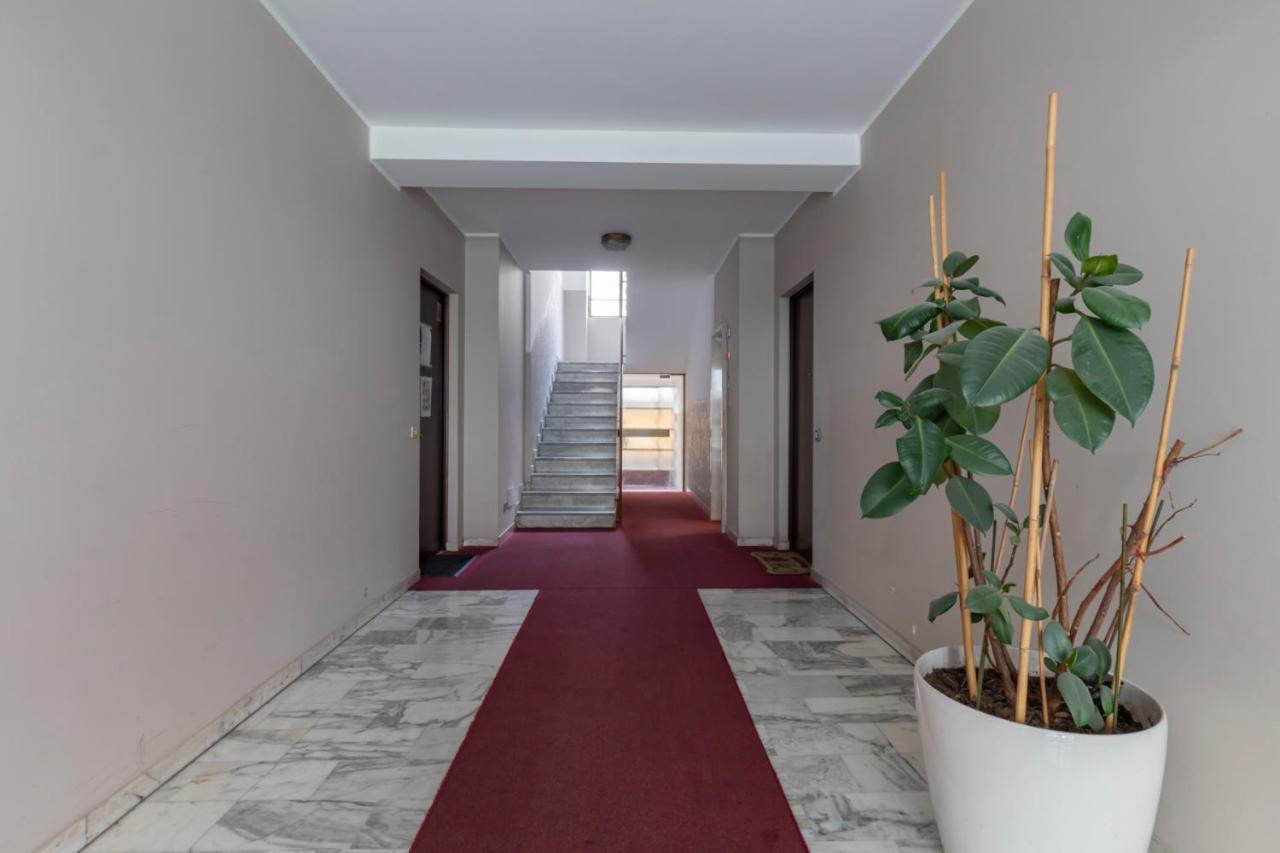 Joivy Modern 2Bed Flat With Balcony, 250M From M5 Foppa And M2 Sant'Agostino Apartment Милано Екстериор снимка