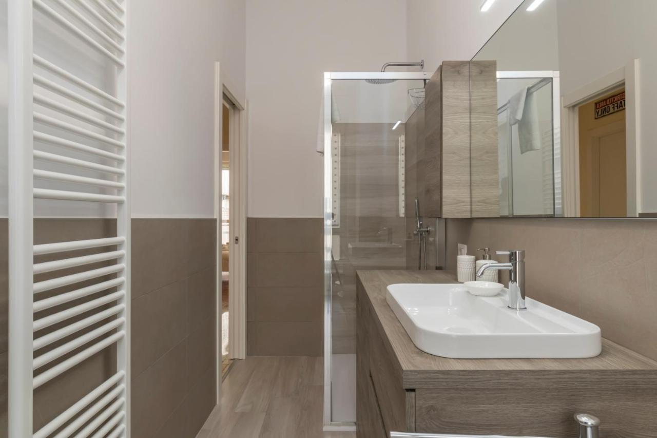 Joivy Modern 2Bed Flat With Balcony, 250M From M5 Foppa And M2 Sant'Agostino Apartment Милано Екстериор снимка